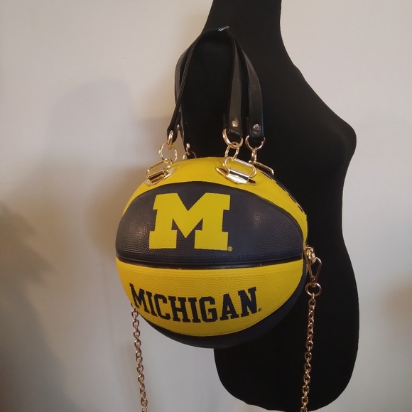 LIMITED EDITION HANDMADE "MICHIGAN" Basketball Purse - Picture 12 of 16